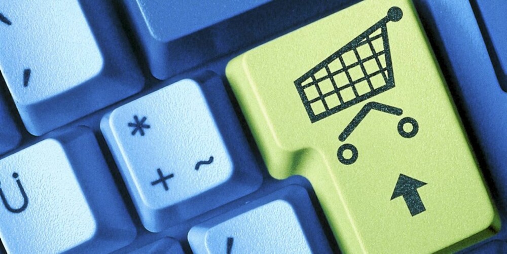 NETTHANDEL: Det er raskt, du slipper kø og det er billigere. NETTHANDEL: Det er raskt, du slipper kø og det er billigere.