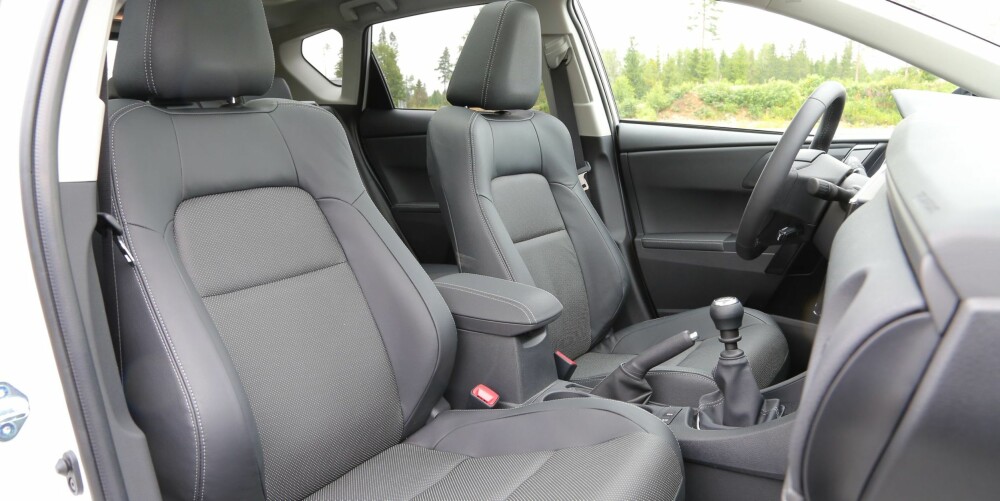 GODT UTSTYRT: Executive-versjonen av Toyota Auris har en rikholdig utstyrspakke. 