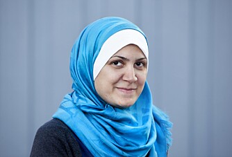 REISEGLAD: Hjemme i Syria drømte Safaa om å reise. Det gjør hun fortsatt, tross de mange landegrensene hun har måttet krysse. - Men nå vil jeg helst reise som turist, understreker hun. REISEGLAD: Hjemme i Syria drømte Safaa om å reise. Det gjør hun fortsatt, tross de mange landegrensene hun har måttet krysse. - Men nå vil jeg helst reise som turist, understreker hun.