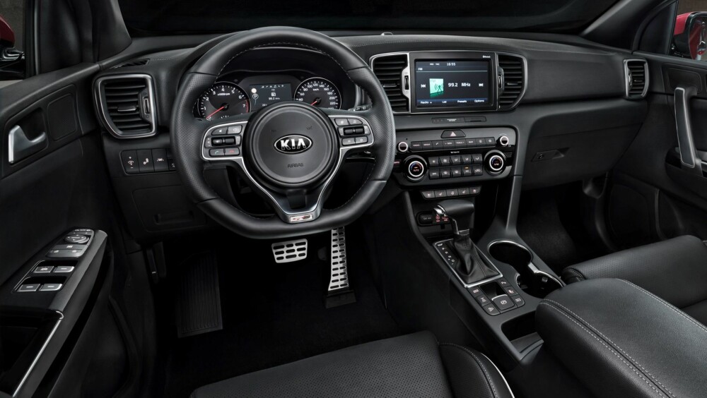 SUV: Vi var imponert over materialkvaliteten da vi testet dagens modell i fjor. Kvaliteten skal være løftet ytterligere i den nye modellen. FOTO: Kia SUV: Vi var imponert over materialkvaliteten da vi testet dagens modell i fjor. Kvaliteten skal være løftet ytterligere i den nye modellen. FOTO: Kia