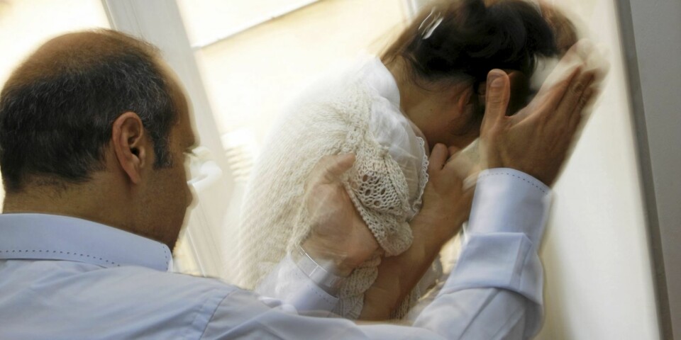 EKSPLOSJON: En person som har en patologisk tilstand i tillegg til sykelig sjalusi, kan krysse grensene for hva som er akseptert og bli voldelige mot partneren sin.