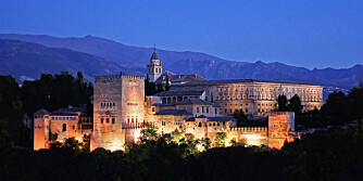 GRANADA: Spania er så langt mer enn Barcelona og Costa del Sol. Utforsk vakre Granada og la deg forføre av byens spennende historie.
