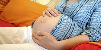 UNGE MØDRE: Unge gravide bekymrer seg ikke så mye og tar ting mer som de kommer, sier jordmor Tove Nordahl.