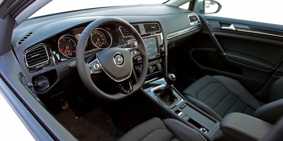 HELT TOPP: Få andre i kompaktklassen kan matche nye Golf på opplevd kvalitet og ergonomi for fører. Førermiljøet er moderne, brukervennligheten er god og materialkvaliteten helt topp.