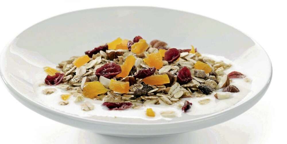 KJAPT: Kornblanding med yoghurt er raskt å lage. KJAPT: Kornblanding med yoghurt er raskt å lage.