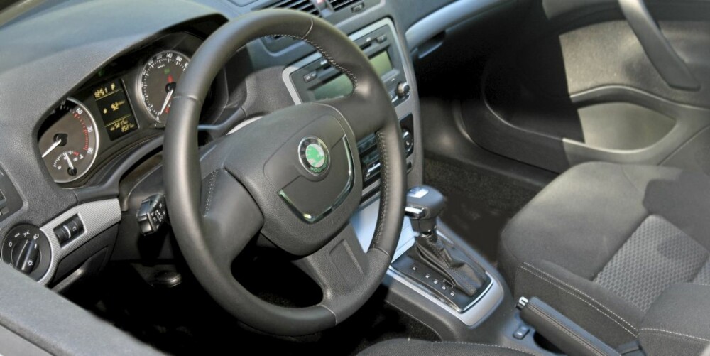 RYDDIG OG GODT: Dristig er den ikke, men førermiljøet er ergonomisk godt, og bilen gir god kvalitetsfølelse. RYDDIG OG GODT: Dristig er den ikke, men førermiljøet er ergonomisk godt, og bilen gir god kvalitetsfølelse.