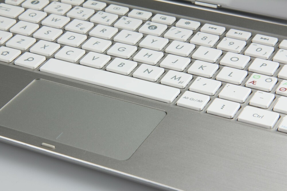 TOUCHPAD: Tastaturet til Asus Transformer Pad TF103CX 16 GB ser ut som, og oppfører seg, som et vanlig PC-tastatur.