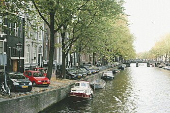 AMSTERDAM: - Me reiste fem personar og budde på det billigaste hotellet midt i byen.