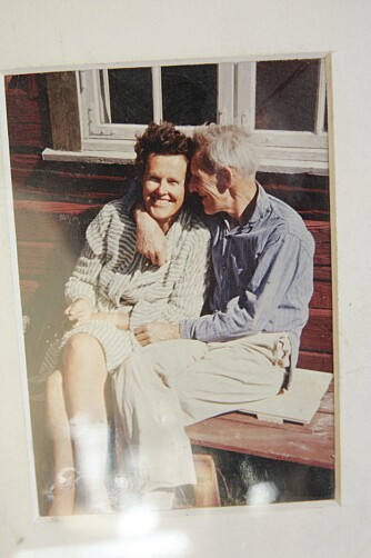 I YNGRE DAGER: Wanda og Bjørn fikk mange gode år sammen. Her fra hytta på Tjøme.