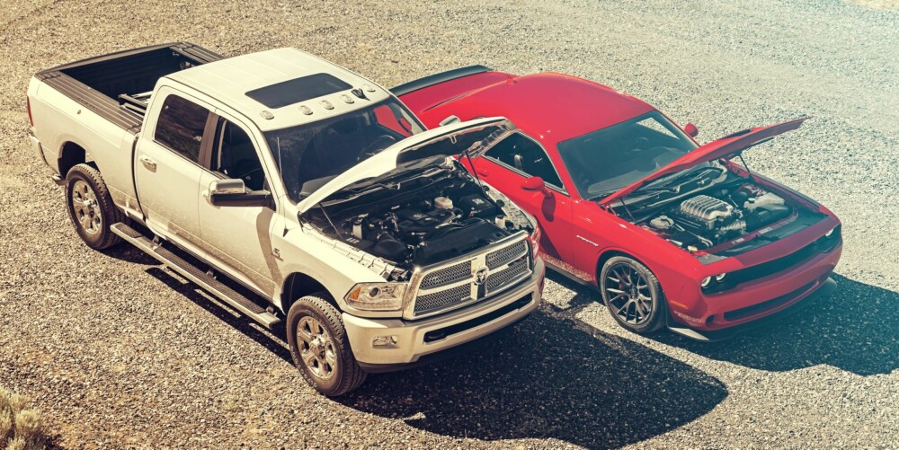 DODGE: En Dodge Ram 2500 og en Dodge Challenger SRT Hellcat. Drømmekombo. DODGE: En Dodge Ram 2500 og en Dodge Challenger SRT Hellcat. Drømmekombo.