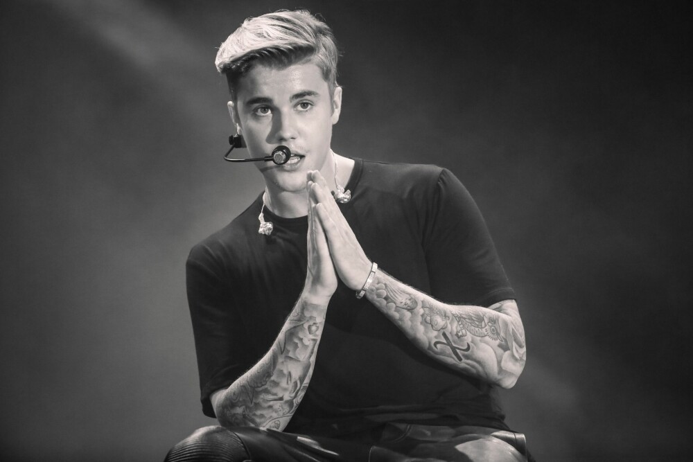 Justin Bieber har bedt om unnskyldning for sin dårlige oppførsel.