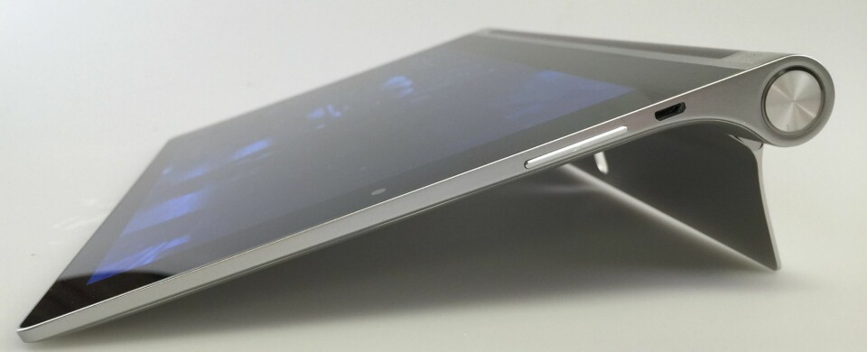 BATTERI: Det runde battergrepet gjør at det relativt kompakte nettbrettet har god batterilevetid.