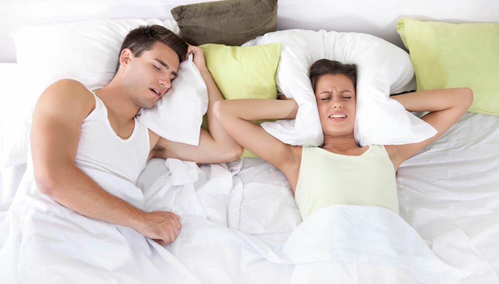 PLAGSOM SNORKING: Ikke bare holder partneren din deg våken gjennom store deler av natten, han skjønner heller ikke hvorfor du er trøtt og sliten etter en «god og lang» natt søvn.