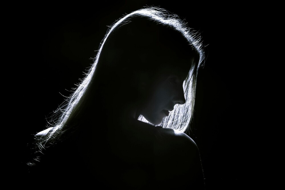 ALENE: - Det verste med utroskapen, er følelsen av å være helt alene, skriver Kristine. ALENE: - Det verste med utroskapen, er følelsen av å være helt alene, skriver Kristine.