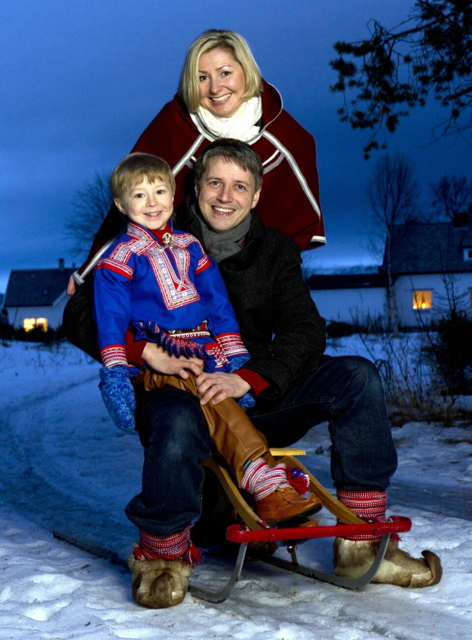 TRIO: Kjersti Bang med samboeren Roger Skarvik og sønnen deres, Ailo. Bildet ble tatt i 2011.