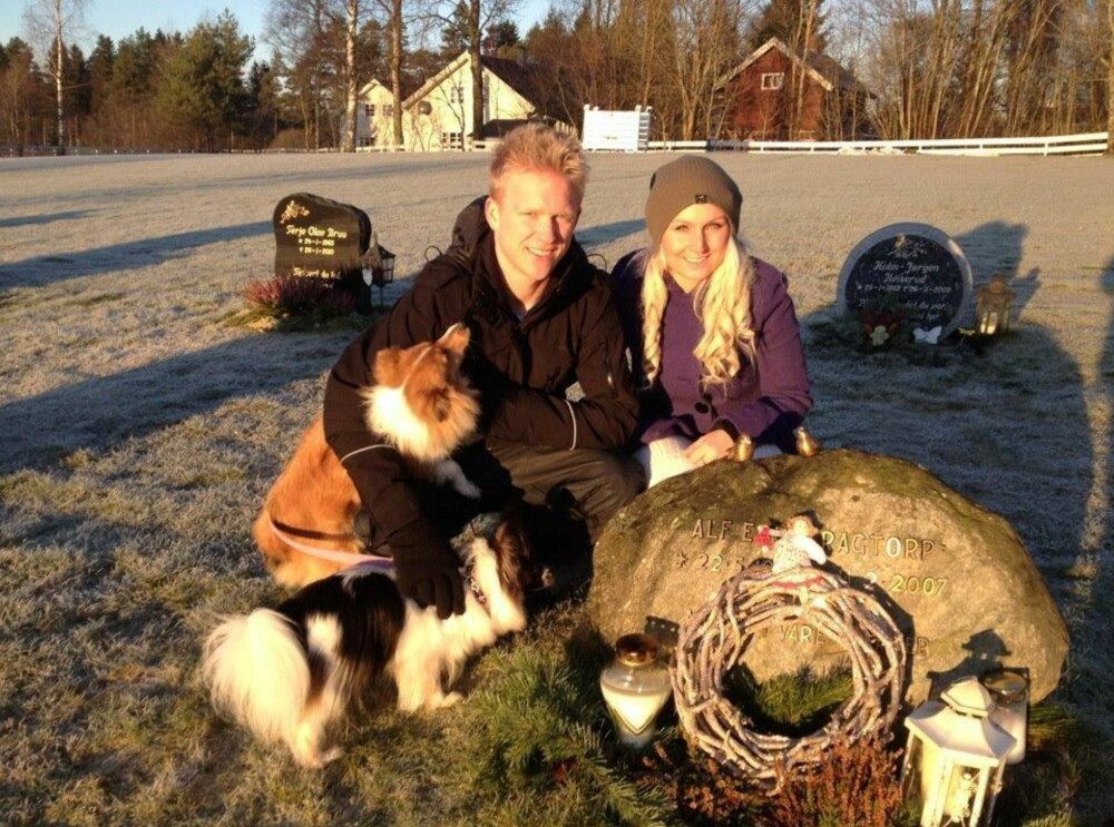 BESØKER HAM OFTE: Marthe Kragtorp og broren besøker ofte graven til faren. Her minnes de gode stunder. BESØKER HAM OFTE: Marthe Kragtorp og broren besøker ofte graven til faren. Her minnes de gode stunder.