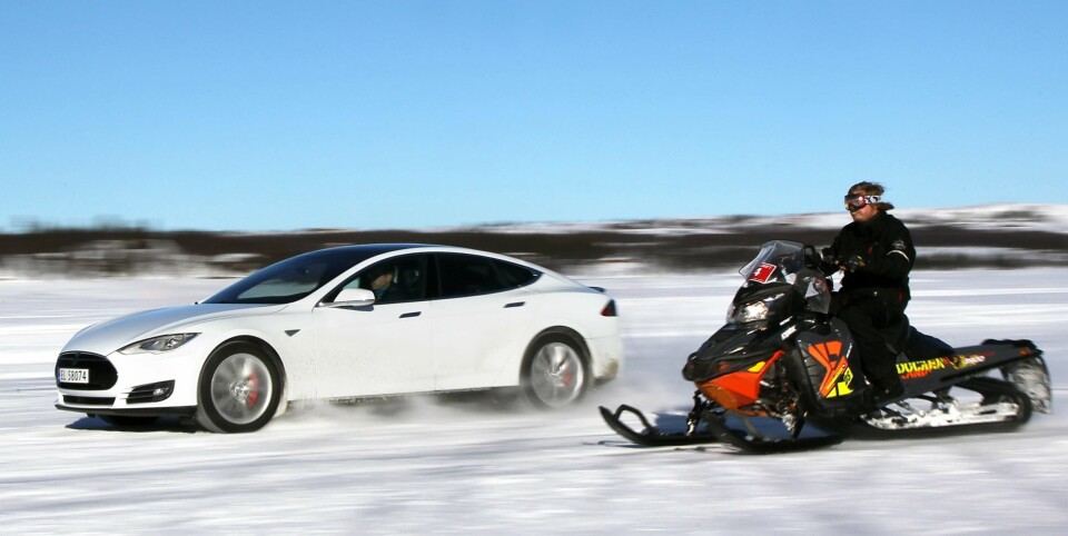 HELT INSANE:  I målingen for 60-100 km/t er P85D den raskeste bilen vi noensinne har målt med vårt nøyaktige GPS-utstyr. Det tar kun 2,1 sekund i det Tesla kaller «Insane mode».