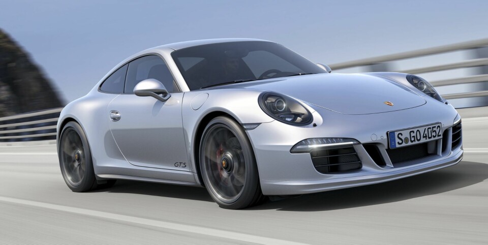 FIREHJULSDRIFT: Carrera GTS kan fås med firehjulsdrift. FOTO: Porsche