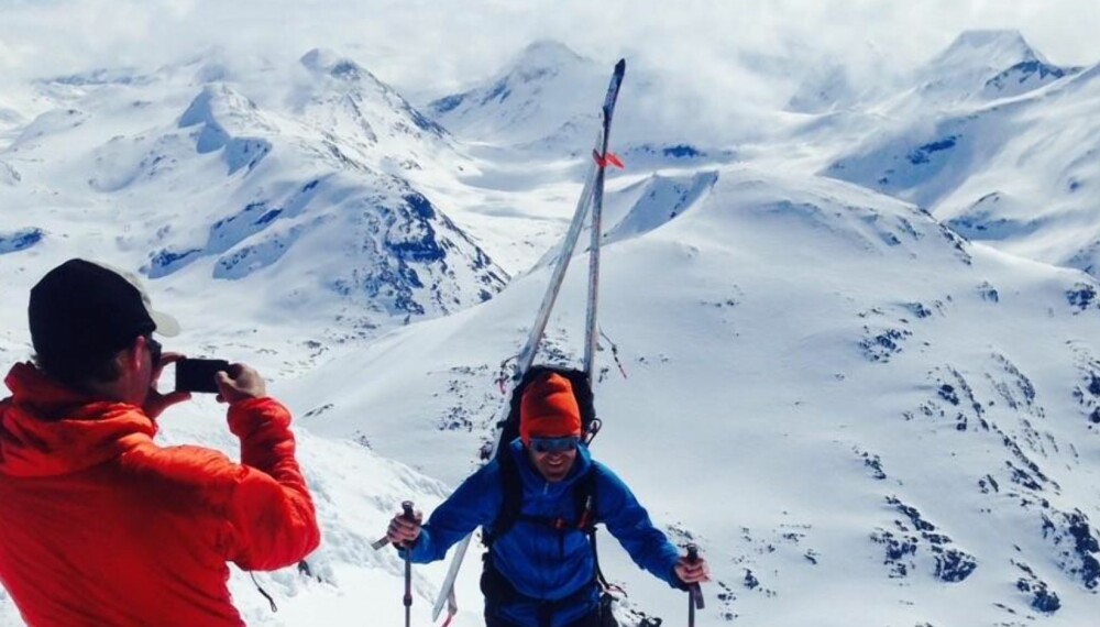 TOPPTUR MED ERLEND: Redaktør i friflyt, forfatter og toppturekspert Erlend Sande deler sine toppturtips.