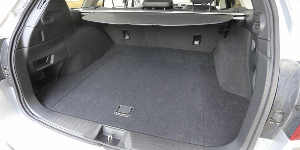PLASS: Bagasjerommet har et oppgitt volum på 559, 1848 liter med baksetene felt ned. FOTO: Terje Bjørnsen