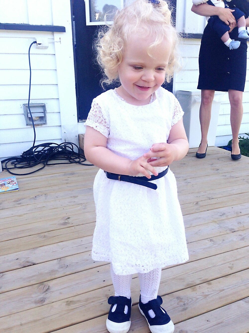 2 ÅR: Emily har blitt 2 år og lever akkurat som sine jevnaldrene. 2 ÅR: Emily har blitt 2 år og lever akkurat som sine jevnaldrene.