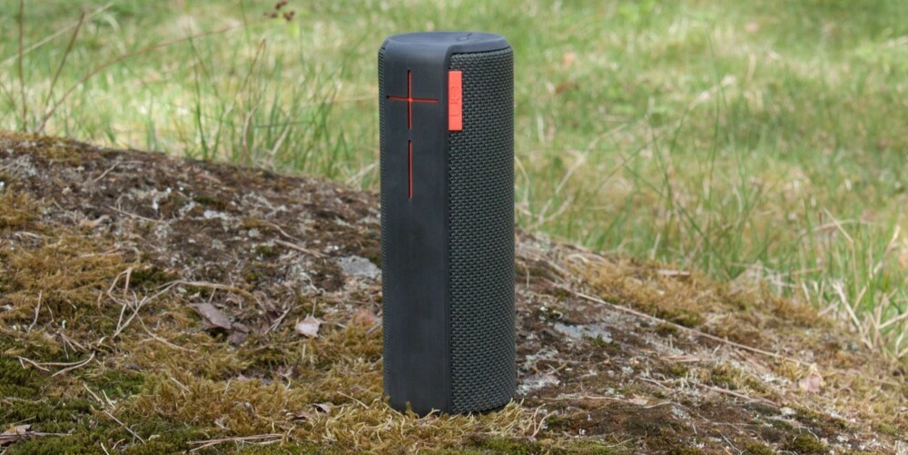 ROBUST OG KOMPAKT: UE Boom er en liten kraftpakke som det passer fint å slenge i en bag. ROBUST OG KOMPAKT: UE Boom er en liten kraftpakke som det passer fint å slenge i en bag.