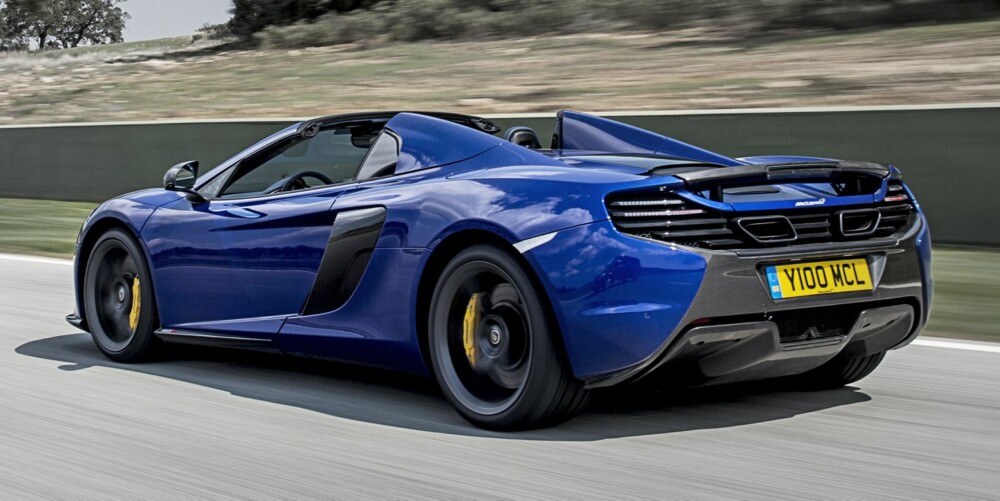 UTE MED 12C: 650S erstatter 12C. Den var ment som et tillegg. Men da McLaren lanserte den, ville ingen lenger ha den eldre bilen, så 12C ble avlivet. UTE MED 12C: 650S erstatter 12C. Den var ment som et tillegg. Men da McLaren lanserte den, ville ingen lenger ha den eldre bilen, så 12C ble avlivet.