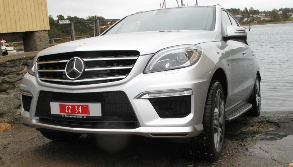 MEGA-SUV: Stor SUV med superbilytelser kan høres ut som en dårlig kombinasjon, men det funker. FOTO: Martin Jansen MEGA-SUV: Stor SUV med superbilytelser kan høres ut som en dårlig kombinasjon, men det funker. FOTO: Martin Jansen