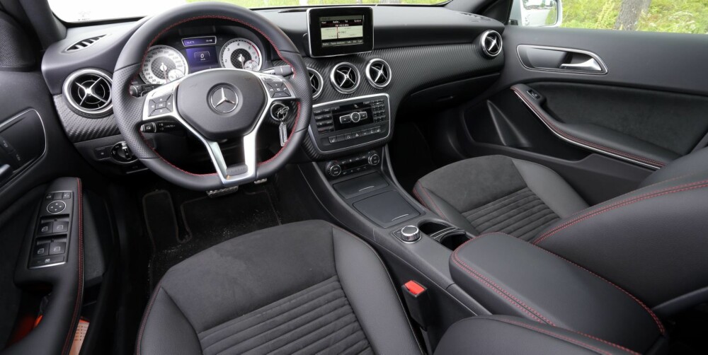 TETT PÅ: I Mercedes-Benz A-klasse er førerplassen noe du kler på deg. TETT PÅ: I Mercedes-Benz A-klasse er førerplassen noe du kler på deg.