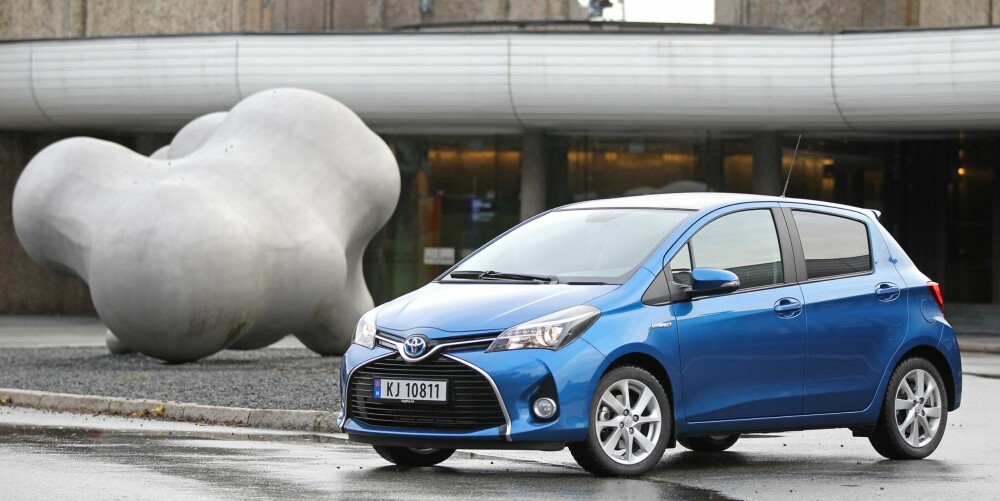 KUNSTSTYKKE: Toyota Yaris står for over 25 % av salget i småbilklassen. En facelift gjør bilen mer attraktiv. 