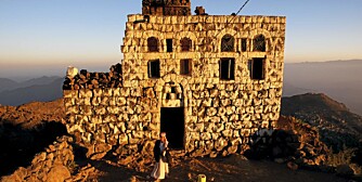 HERLIG PLASSERT: Huset til Hussein og familien ligger ytterst på en liten klippe - med en enorm utsikt til omverdenen.