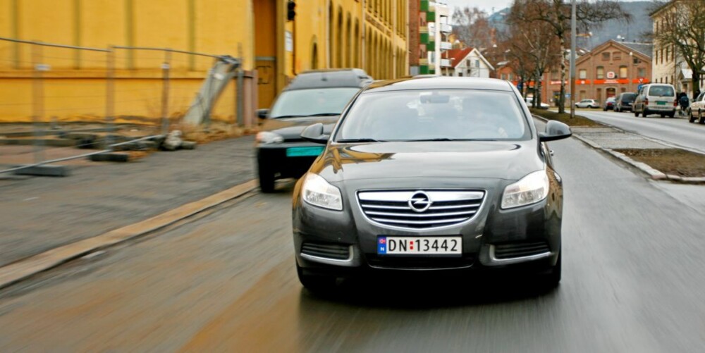 ELEGANTIER: Denne bilen kan de aller fleste tåle å bli sett i. Linjene er blant det flotteste Opel har levert. ELEGANTIER: Denne bilen kan de aller fleste tåle å bli sett i. Linjene er blant det flotteste Opel har levert.