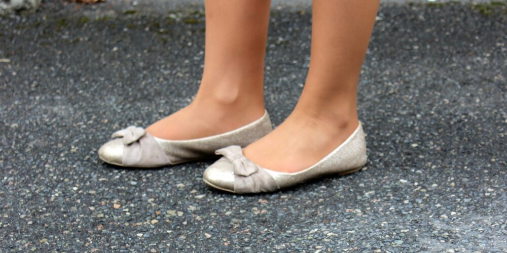 BALLERINA: Flate sko uten støtte kan føre til smerter i føttene som kan forplante seg oppover i kroppen. BALLERINA: Flate sko uten støtte kan føre til smerter i føttene som kan forplante seg oppover i kroppen.