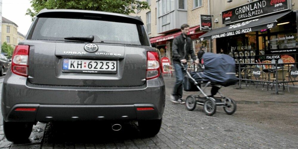 URBAN CRUISER: DET STÅR SKREVET MED EKSTRA STORE BOKSTAVER PÅ BAKLUKEN.