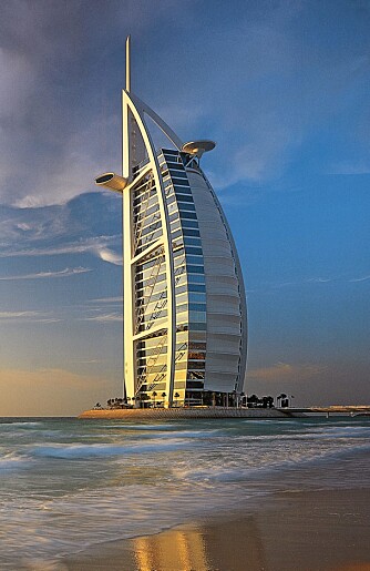 BURJ AL ARAB: Verdens eneste 7-stjerners hotel,l Burj Al Arab, har en kongesuite med prislapp på 105.000 kroner natten.
