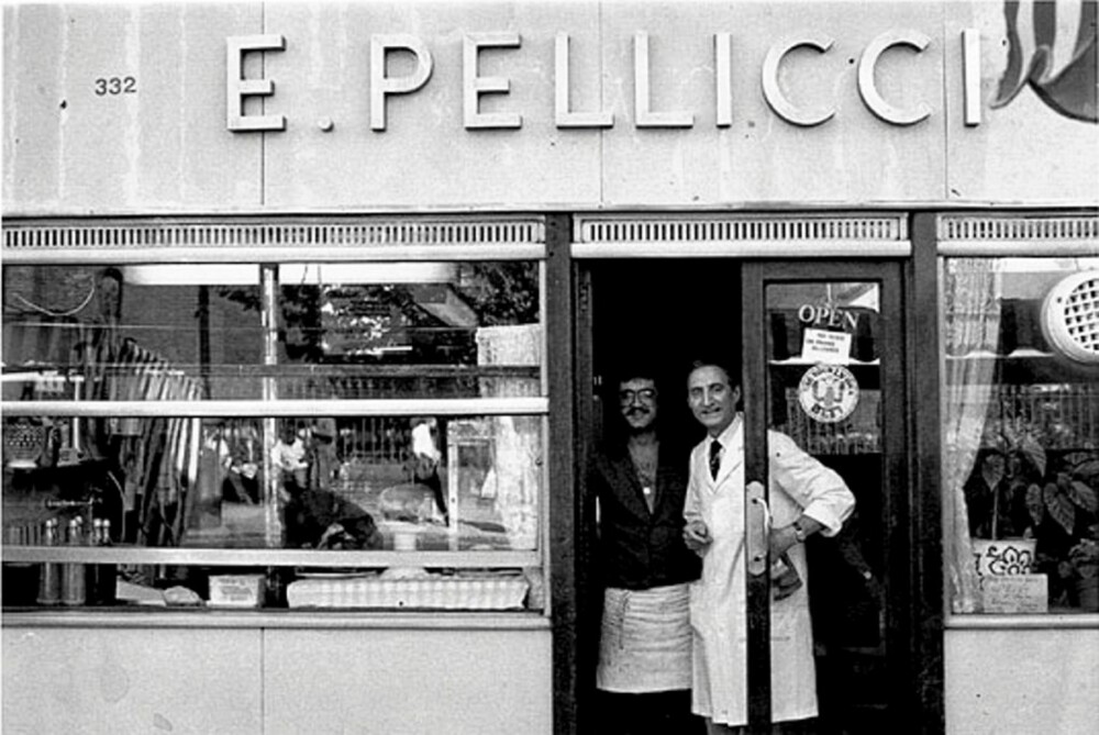 PELLICCI: Denne klassiske East End-kafeen ble etablert i 1939 og består den dag i dag.