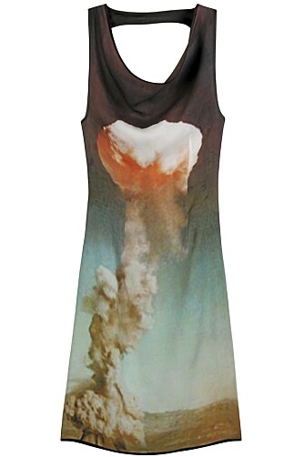 FOTOPRINT: Kjole med frint fra Christopher Kane (kr 7845). FOTOPRINT: Kjole med frint fra Christopher Kane (kr 7845).
