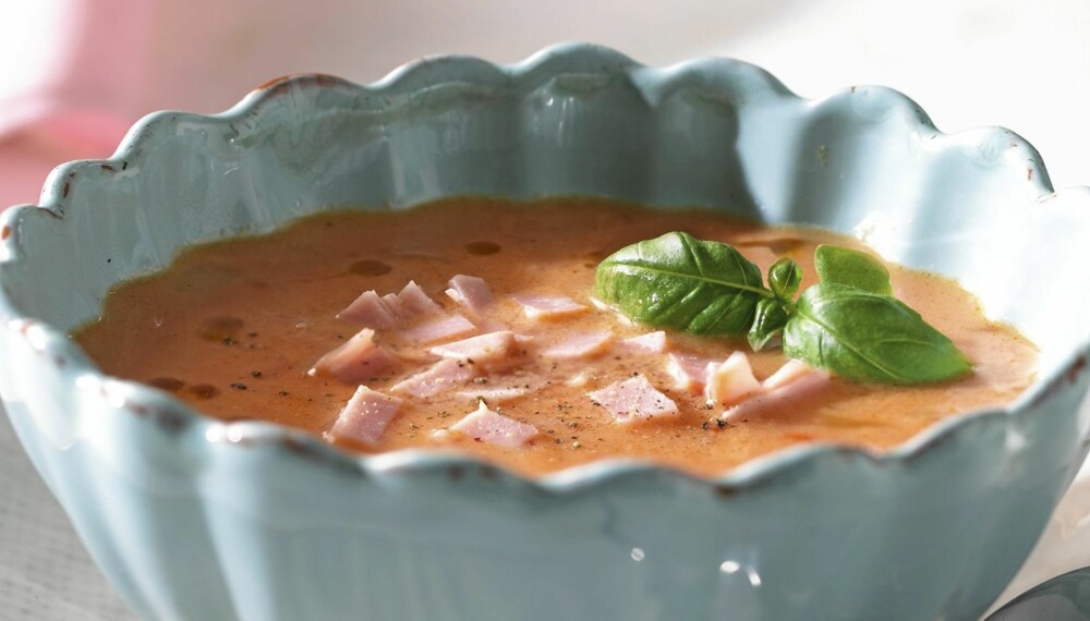 VARMT OG GODT: Hjemmelaget tomatsuppe trenger ikke ta så mye lenger tid enn suppe basert på pose.