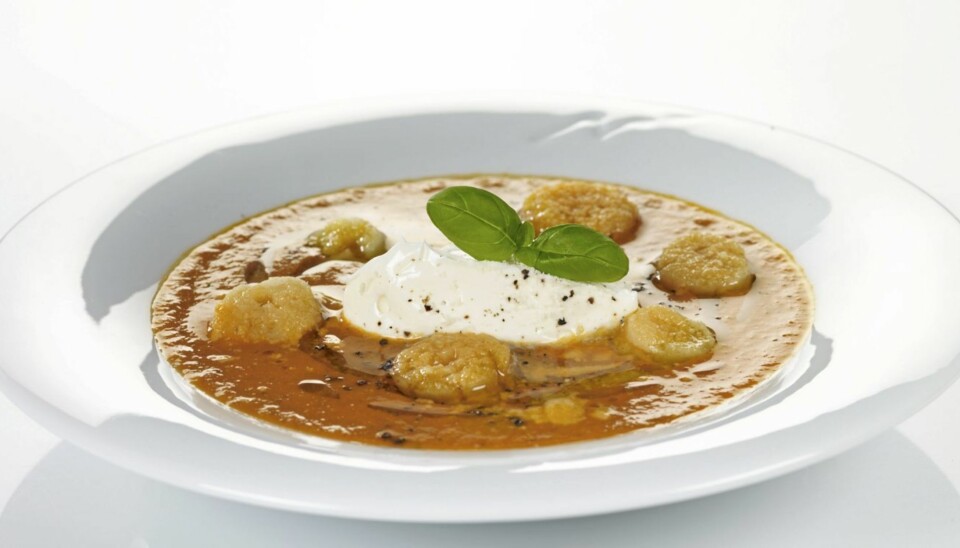 PIFF MED PARMESAN: Denne grønnsaksuppen har fått det lille ekstra ved hjelp av parmesan.