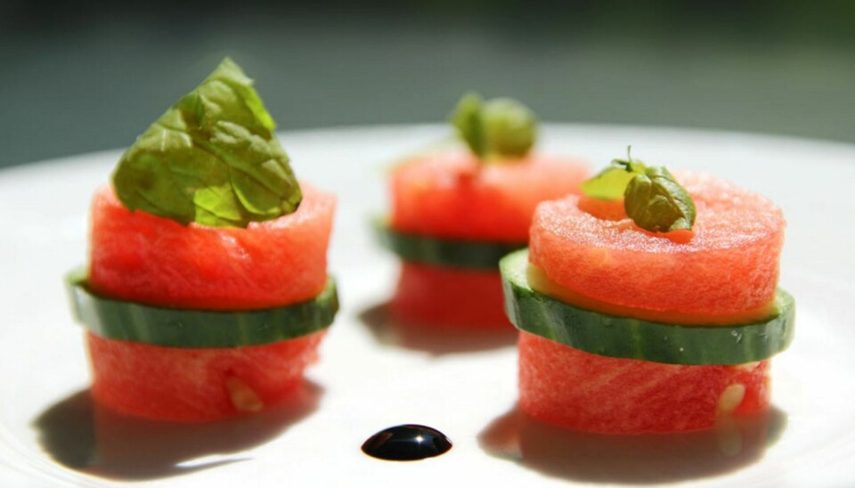 SOMMERERMAT: Her er en liten, lett sommerrett som kan brukes som dessert, forrett - eller bare som snacks.