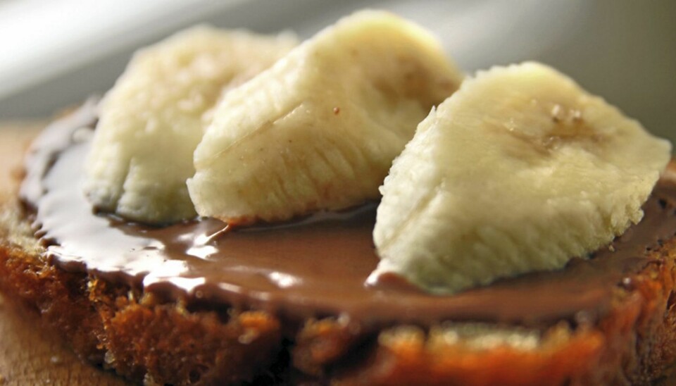 BANANBRØD. Brødet lages av banan og brød og er supertdigg med barnslig nugatti på.