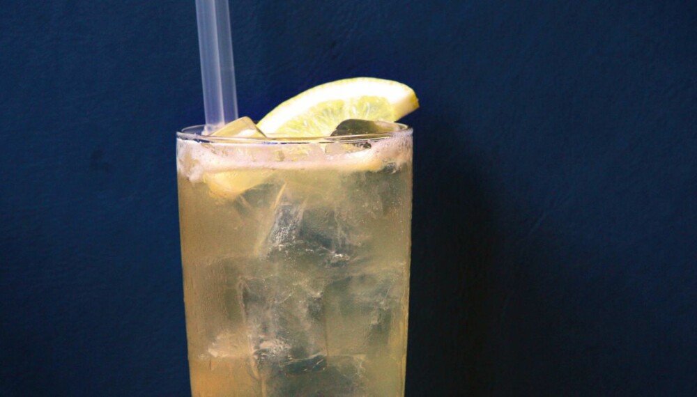 FRISK: Lynchburg Lemonade har en frisk, sursøt smak, men med en kompleks undertone fra det brune brennevinet. FRISK: Lynchburg Lemonade har en frisk, sursøt smak, men med en kompleks undertone fra det brune brennevinet.