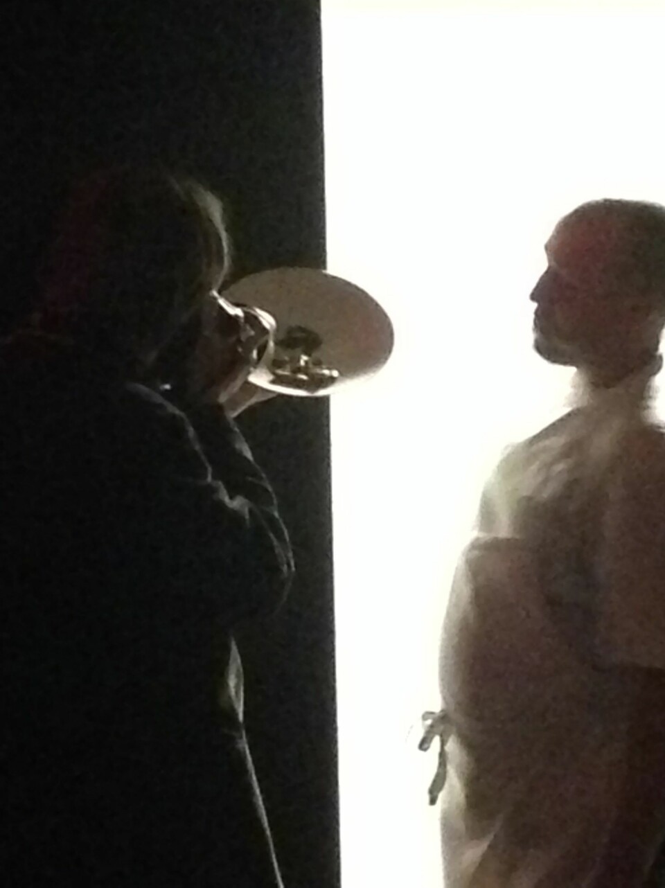 LYSVERKET: Fotografen i aksjon. Kokken inspiserer...