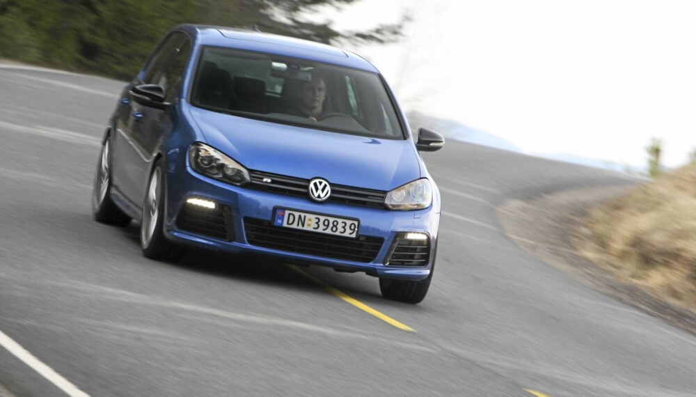 STORSELGER: VW Golf går så det griner. Ikke minst i R-versjon. Foto: Egil Nordlien HM Foto STORSELGER: VW Golf går så det griner. Ikke minst i R-versjon. Foto: Egil Nordlien HM Foto