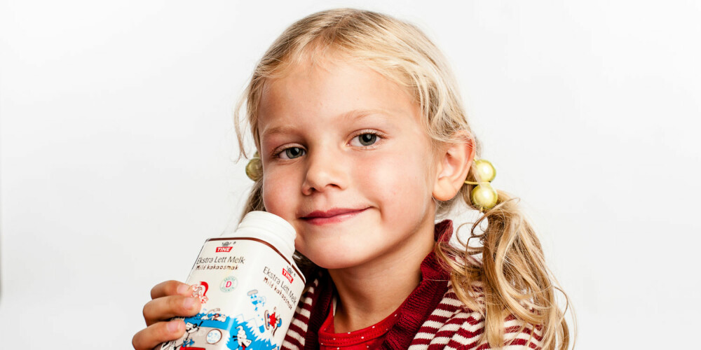 TESTVINNEREN: Aurora synes skole-sjokolademelken smaker godt, men hun får ikke sånn på skolen selv. TESTVINNEREN: Aurora synes skole-sjokolademelken smaker godt, men hun får ikke sånn på skolen selv.