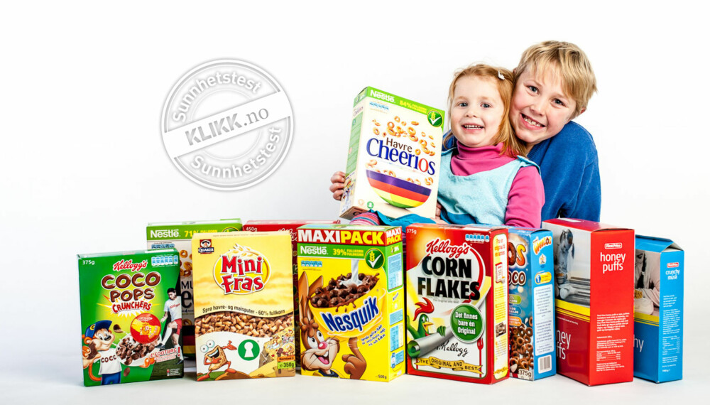 TEST AV FROKOSTBLANDING: Testvinneren Havre Cheerios får tommelen opp av Tilde (3) og Steffen Riisa (8). TEST AV FROKOSTBLANDING: Testvinneren Havre Cheerios får tommelen opp av Tilde (3) og Steffen Riisa (8).