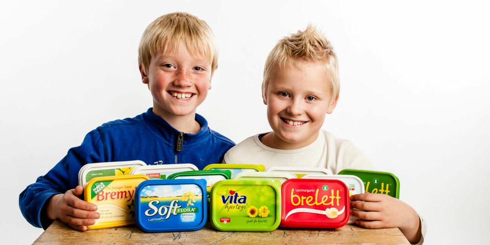 HELE SMØRJA: Åtteåringene Amandus og Tobias har kontroll på alle typene i vår test av smør- og margarinprodukter. HELE SMØRJA: Åtteåringene Amandus og Tobias har kontroll på alle typene i vår test av smør- og margarinprodukter.