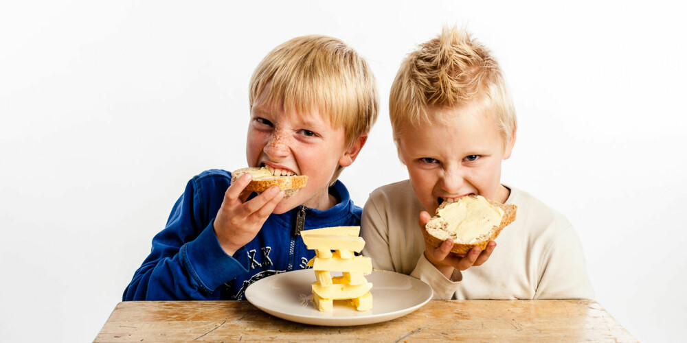 SMØRBUKKENE: Amandus og Tobias tar gjerne en skive med ekstra mye smør! SMØRBUKKENE: Amandus og Tobias tar gjerne en skive med ekstra mye smør!