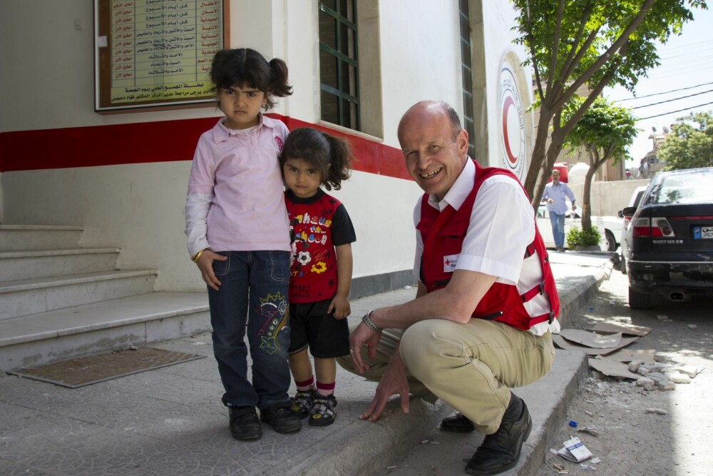 I DAMASKUS: President i Norges Røde Kors, Sven Mollekleiv, er glad for at nordmenn gir penger til nødhjelpsarbeidet i Syria.