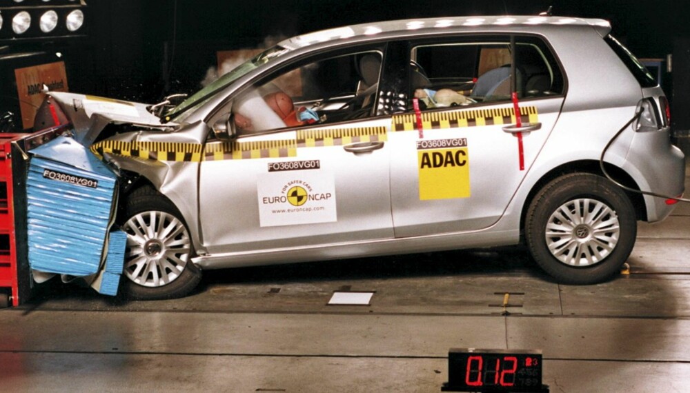 AUDA: Dette gjør uansett vondt - men Euro NCAP rangerer VW Golf som den aller sikreste bilen å krasje i etter de nye testkriteriene fra 2009. AUDA: Dette gjør uansett vondt - men Euro NCAP rangerer VW Golf som den aller sikreste bilen å krasje i etter de nye testkriteriene fra 2009.